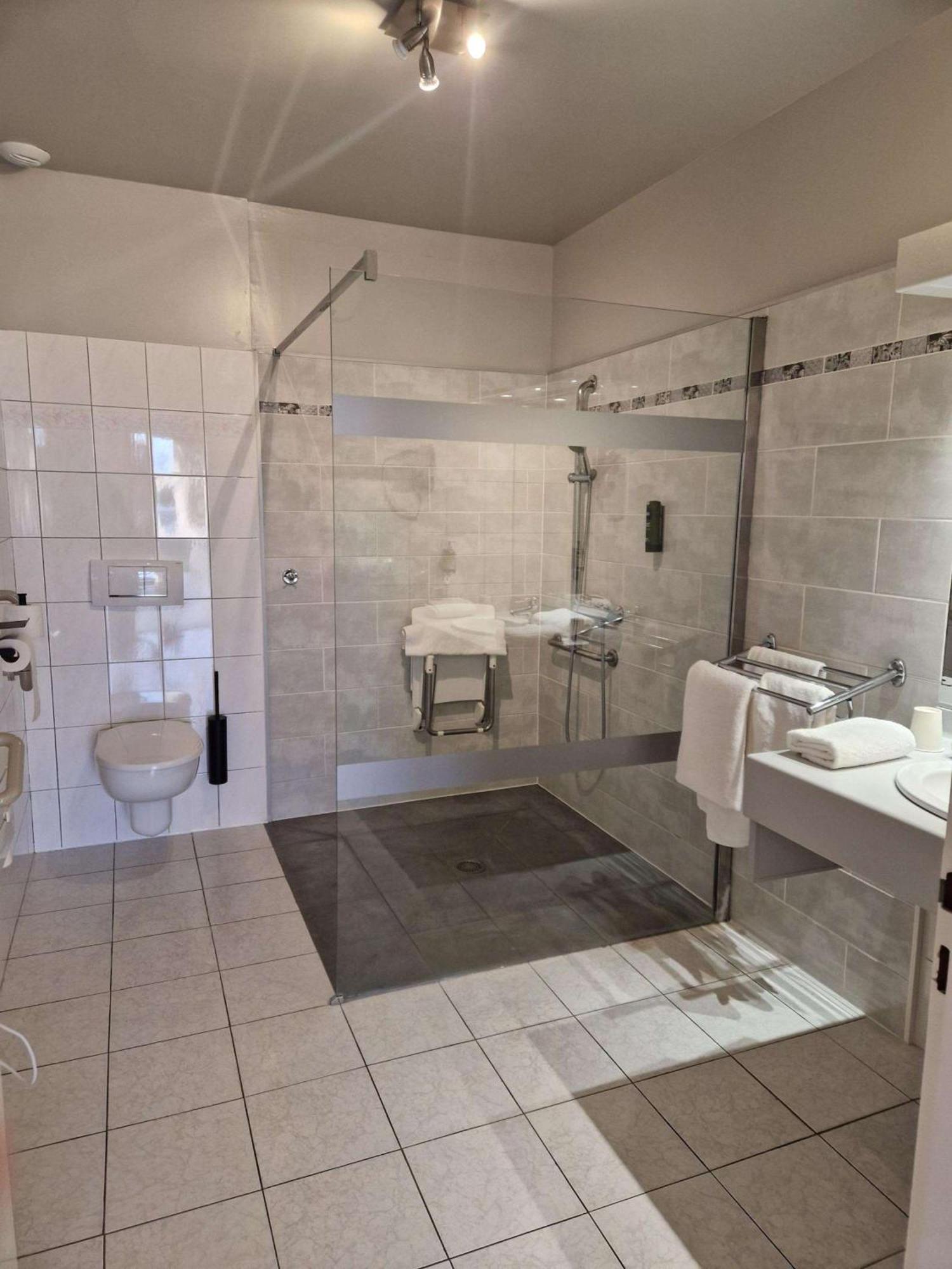 Sure Hotel By Best Western Saint-Quentin Ouest Holnon Exterior photo